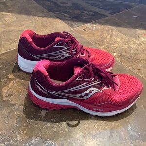 Pink Saucony running shoes, 6.5